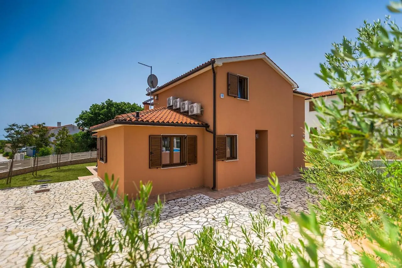 Villa Gloria, Villa With Heated Pool Kavran
