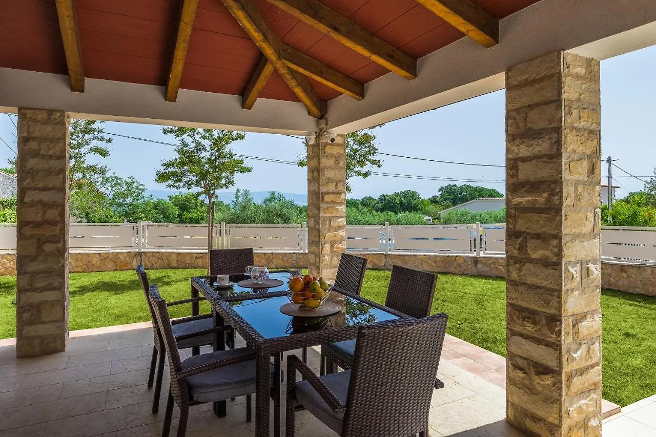 Villa Gloria, Villa With Heated Pool Kavran