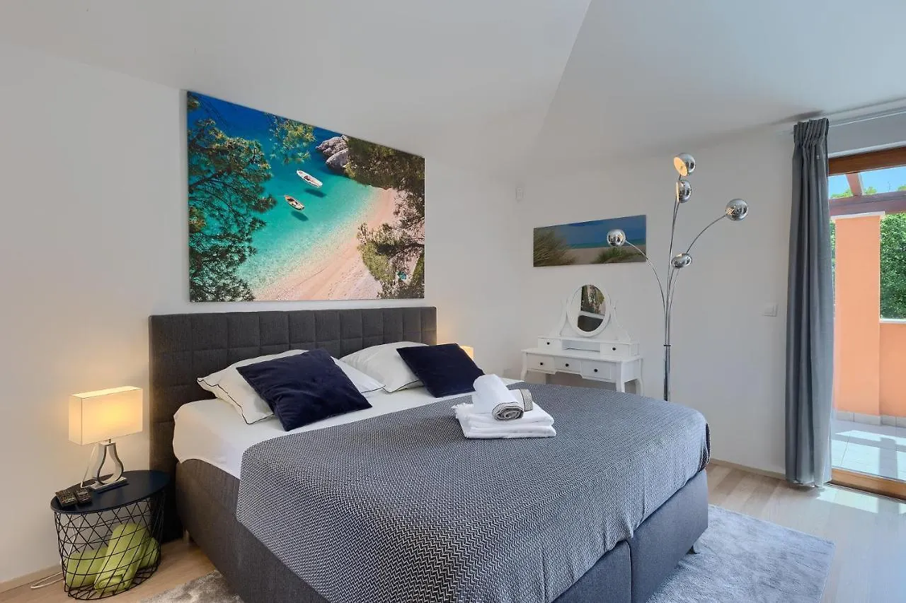 Villa Gloria, Villa With Heated Pool Kavran