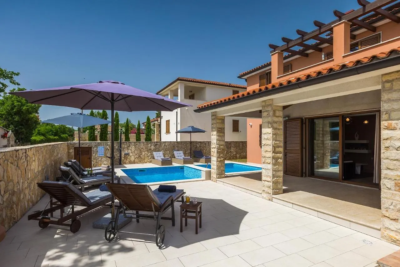 Villa Gloria, Villa With Heated Pool Kavran Croatia